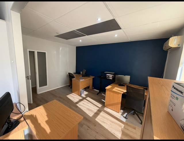 102M² WAREHOUSE TO LET IN MARCONI BEAM INDUSTRIA